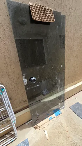 Porta Pivotante de Blindex Fumê