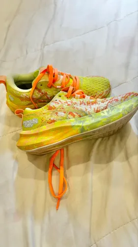 Asics número 34 