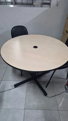 Mesa de Reunião Redonda
