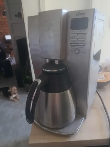 Cafeteira Oster programável