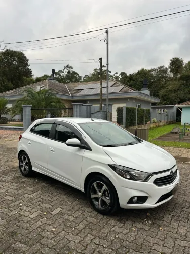 Chevrolet Onix Hatch LTZ 1.4 8V Flex Mec. 4P 2017