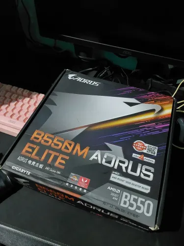 Placa mãe Aorus B550m 