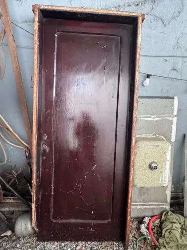 Porta Maciça de Peroba Rosa 0,80x2,10 abertura para direita interna