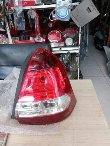 Lanterna traseira direita Etios sedan original Aeteb