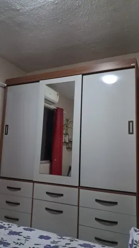 Roupeiro 8 gavetas novo panan