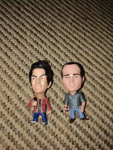Bonecos miniatura Luan Santana e Luciano. Friboi