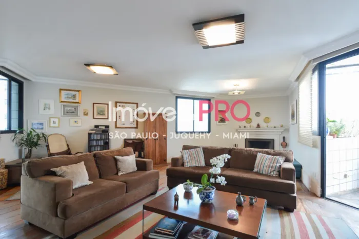 Alto Padrão em Moema: 202m² de Conforto e Exclusividade, 3 suítes, 3 vagas