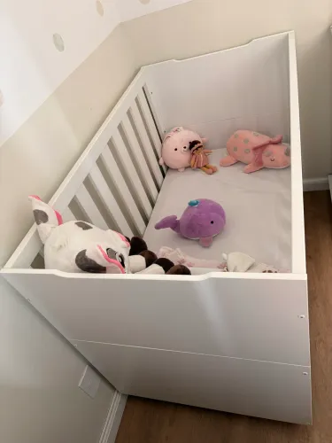 Berço Infantil Branco com 3 níveis de altura + colchão + saia