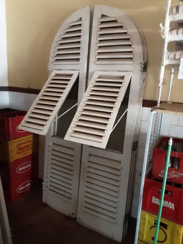 PORTAS DE MADEIRAS EM ARCO ANTIGA