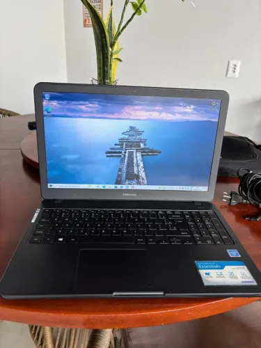 NOTEBOOK SAMSUNG ESSENTIALS E20 