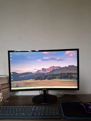 Monitor samsung 24" C24F390FH