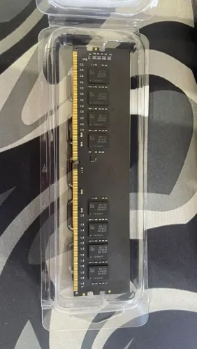 Memória RAM Primetek 8GB DDR4 3200MHz na Caixa