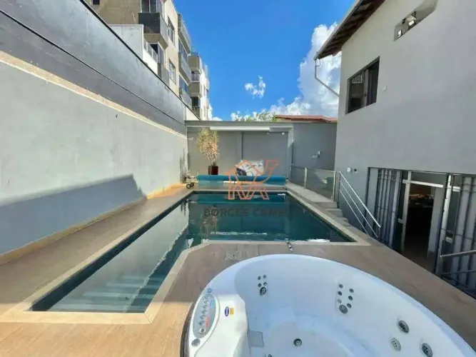 Casa com 5 quartos, 372 m² - venda por R$ 3.000.000 ou aluguel por R$ 12.500/mês - Ouro Pr