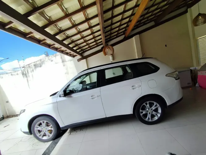 Mitsubishi Outlander 2.0 16V 160cv Aut. 2015