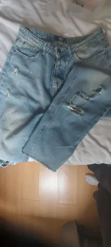 Calça jeans feminina destroyed cintura alta