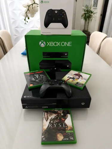 Xbox One COMPLETO-acompanha controle original, 3 jogos, cabos, fonte e caixa