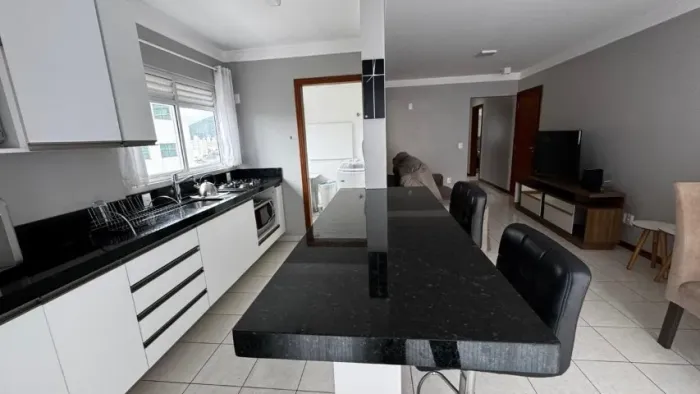 Locação anual - Apartamento mobiliado com 3 dormitórios e 2 vagas - Balneário Camboriú