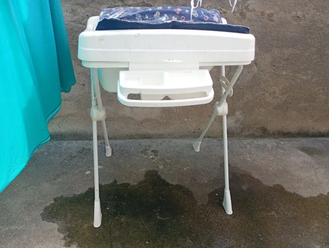 Andajar e banheira com suporte unissex