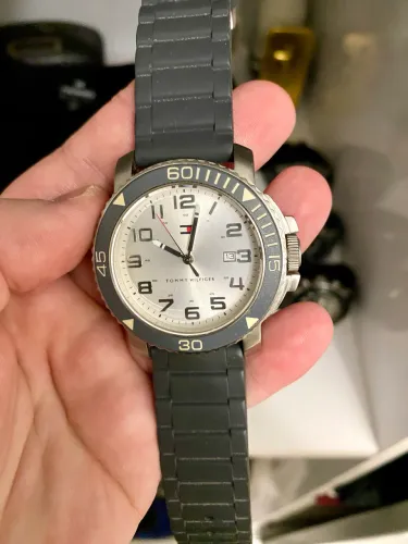 Relógio Tommy Hilfiger Chron Grey TH.167.1.29.1160