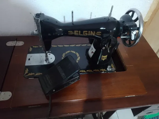 Máquina de costura antiga
