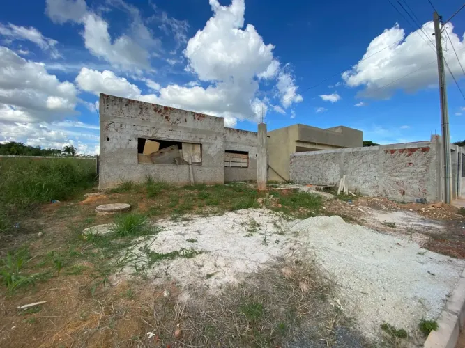 Ponte Alta Norte - Excelente lote 400m², com construção iniciada.