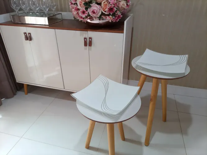 Aparador novíssimo três portas cor branco fosco 450