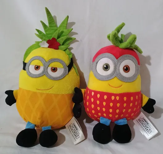 Dupla de Minions de pelúcia