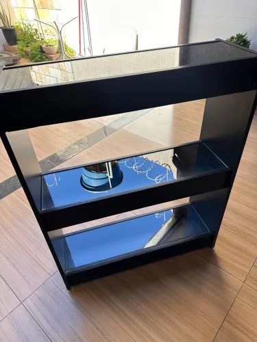 Vendo um aparador usado por 100,00