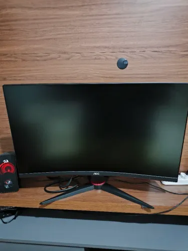 Monitor AOC 27" curvo