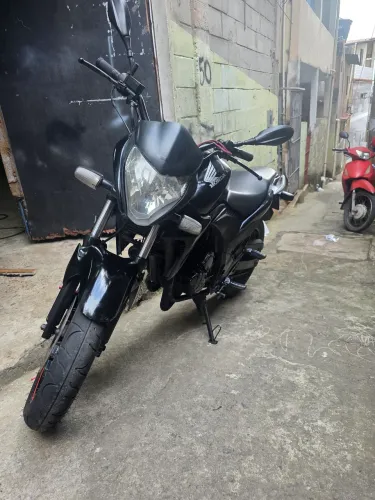 CB 300R Preta