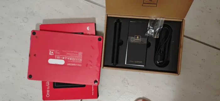 Mesa Digitalizadora One by Wacom (Modelo: CTL-472) - Usada em perfeito estado