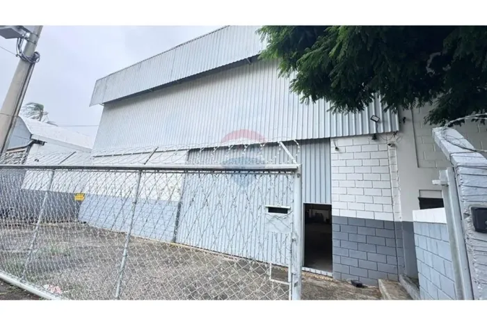 Excelente barracão, muito bem localizado, disponível para venda ou locação com 1624,55m²