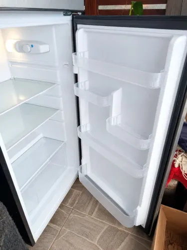 GELADEIRA HQ PRATA 140 litros POUQUÍSSIMO USO