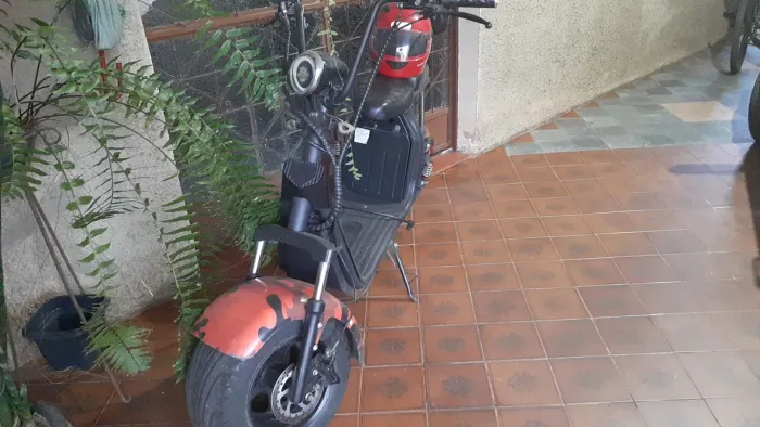 Vendo ou troco por outra scooter 