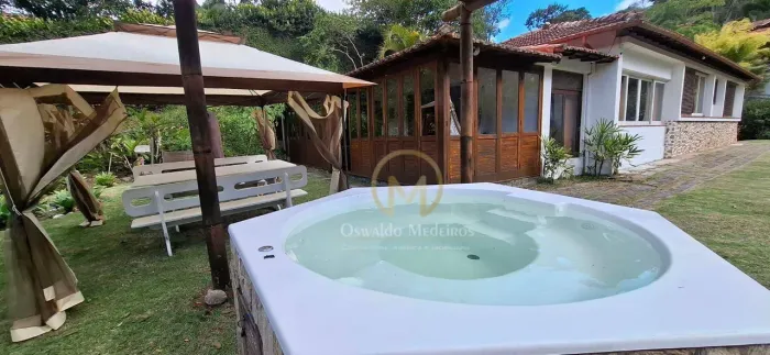 ?? Excelente casa LINEAR para LOCAÇÃO totalmente mobiliada em Itaipava!