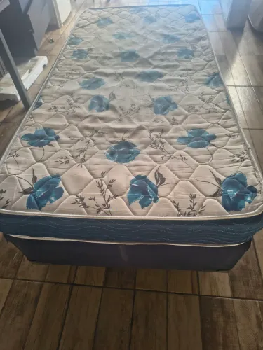 Cama box e colchão solteiro