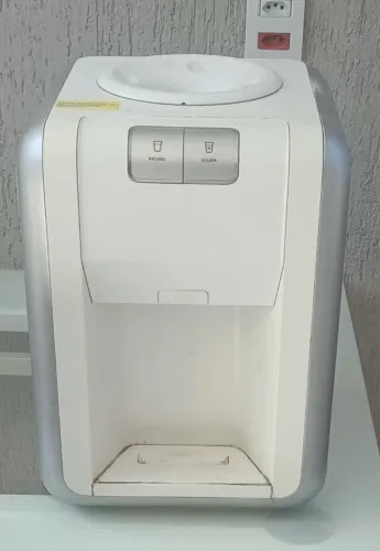"Bebedouro Electrolux WD20C 127V, gela com compressor