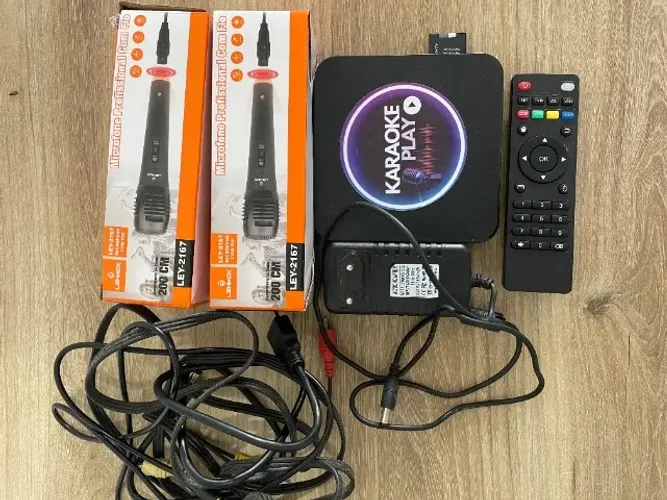 Kit Karaokê Play + 2 Microfones Lehmox Com Fio + Controle e Fonte