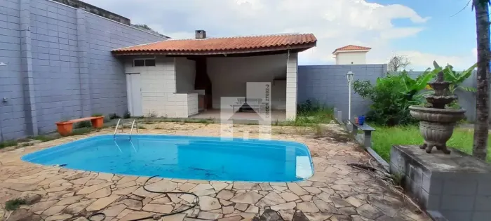 Casa para venda ou locação com 4 dorm (1 suíte), piscina, 638m² construídos - Condominio J