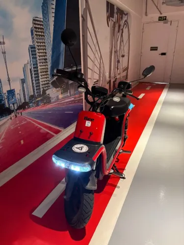 SCOOTER ELÉTRICA BEE U1