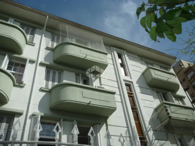 Apartamento de 2 quartos com sacada no bairro Santana próximo ao Hospital de Clinicas, Med