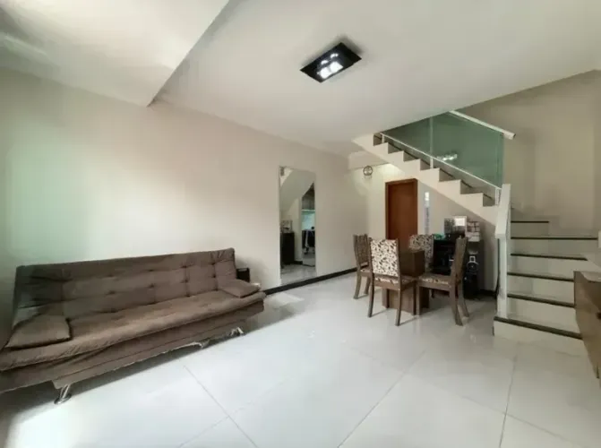 Casa mobiliada com 02 suítes - Vila Clóris