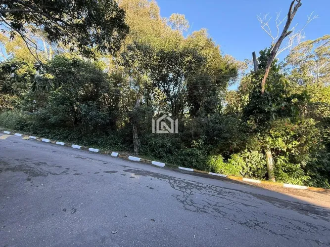 Terreno à venda no condomínio Jardim Algarve
