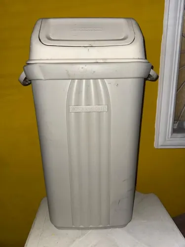 LIXEIRA SANREMO COM TAMPA BASCULANTE 60L