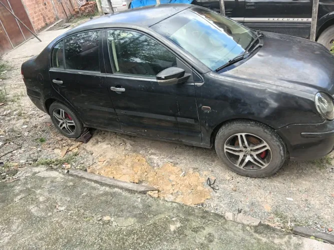 Volkswagen Polo Sedan 1.6 MI Total Flex 8V 4P 2005