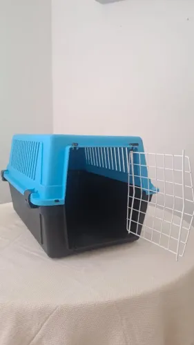 Caixa de transporte N°3. Indicada para cães e gatos pequeno-médio porte