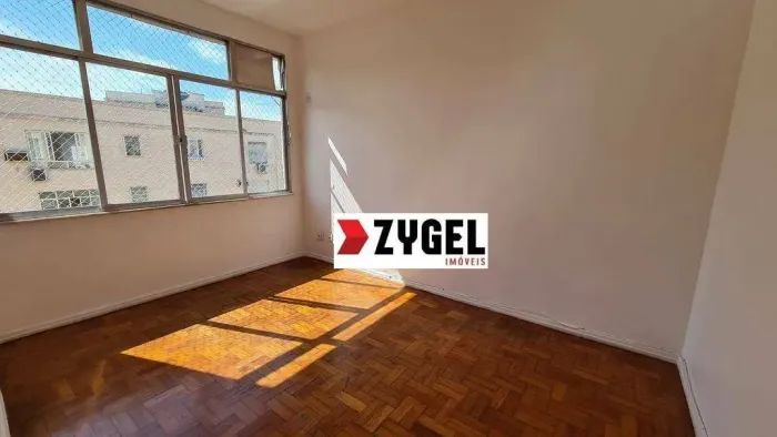 Apartamento com 1 dormitório para alugar, 37 m² por R$ 4.904,55/mês - Copacabana - Rio de