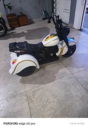Moto elétrica infantil