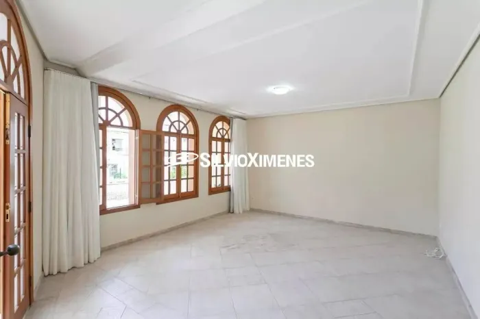 Misto Residencial e Comercial no Castelo com 420,00 (M²), 4 quartos e 6 vagas para Alugue