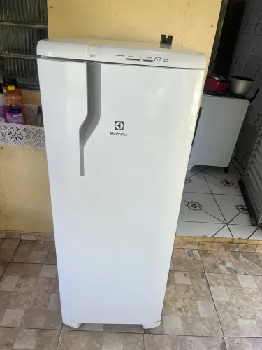 Geladeira Electrolux RE31